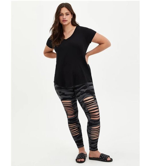 Torrid Size 2X 18-20 Destructed Front Premium Legging - Camo Print - Picture 3 of 4